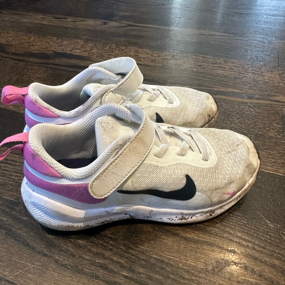 Nike White and Pink Sneakers with Velcro Strap